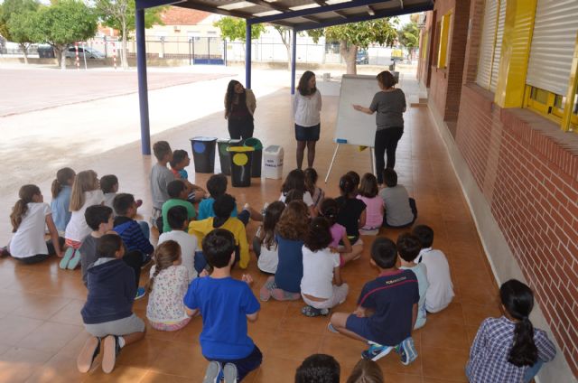 'El residuo veloz' recorre los colegios del municipio