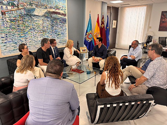 Los municipios de San Javier y de Taverny, Francia, dan los primeros pasos para un futuro hermanamiento