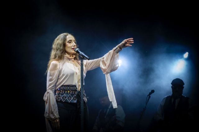 Luz Casal pone San Javier en pie para despedir por todo lo alto la 56 edición del Festival