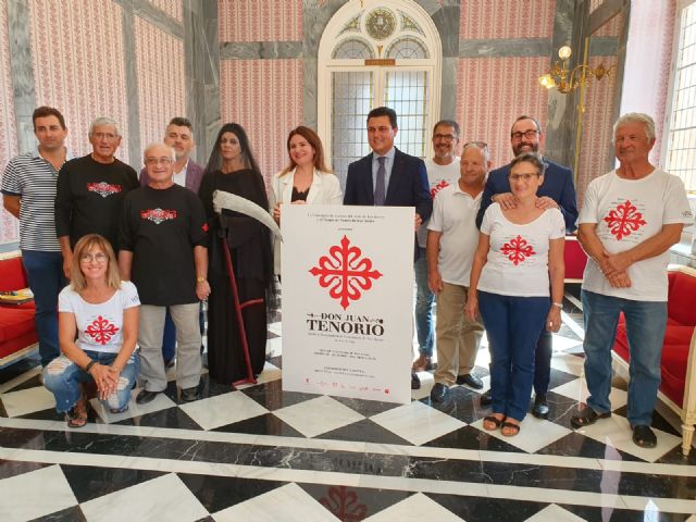 200 personas participan en el montaje del Tenorio en el cementerio de San Javier
