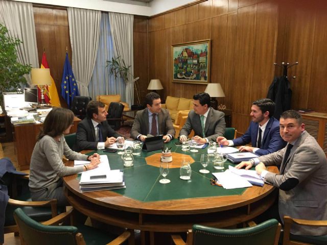 El Ayuntamiento demanda al Ministerio una mayor cobertura legal para el  turismo de bodas en La Manga