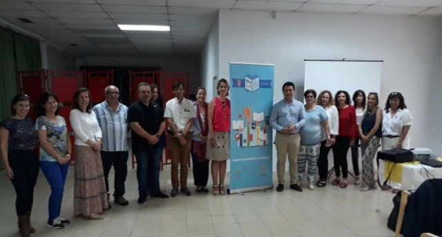 El banco municipal de libros de texto prestó 1885 libros a 461 alumnos en el curso 17/18