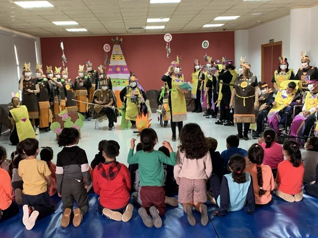 Integración, intergeneracionalidad y animación a la lectura en la biblioteca de San Javier más social