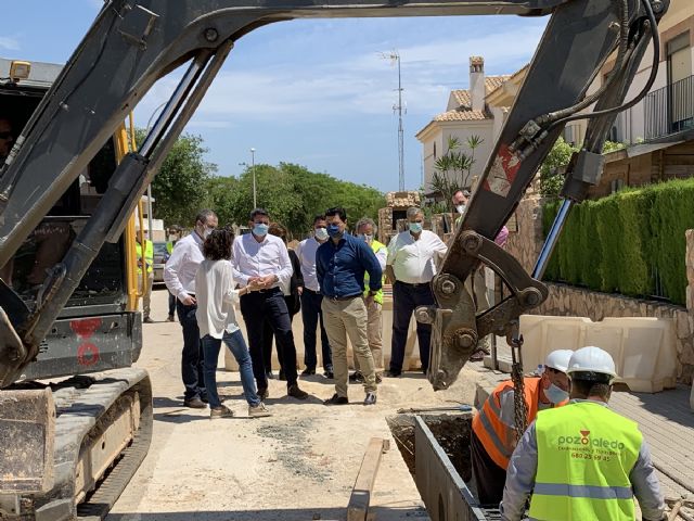 Las obras del colector de aguas pluviales del barrio de Los Pescadores estarán terminadas a mediados de junio