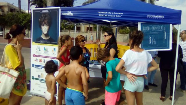 La concejalía de Medio Ambiente invita a los bañistas a reciclar y respirar