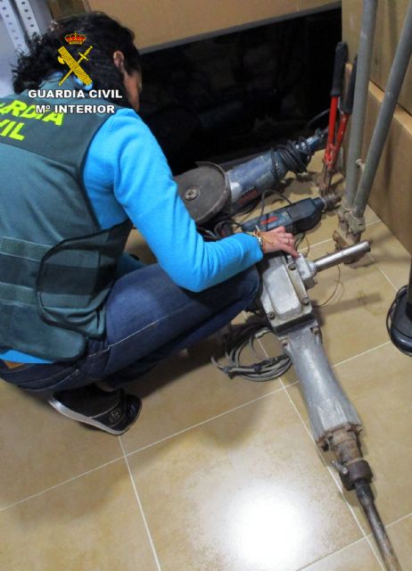 La Guardia Civil detiene a los 13 miembros de un experimentado grupo criminal dedicado al robo en viviendas de San Javier