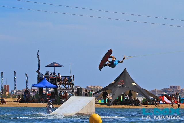 La Manga será  la capital del kitesurf y del Stand Up Paddle durante el puente gracias a La Manga Xperience 2016