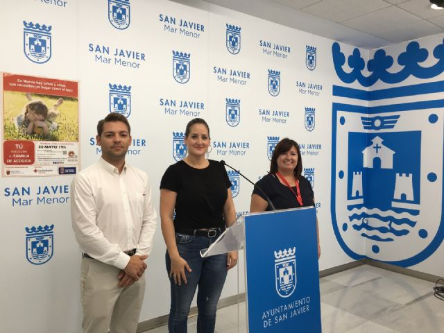 Cruz Roja promueve en San Javier el acogimiento familiar de menores tutelados por la Administración