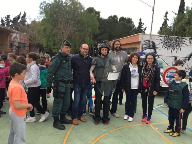 La Guardia Civil compartió el Día de la Paz con los alumnos del CEIP El Mirador