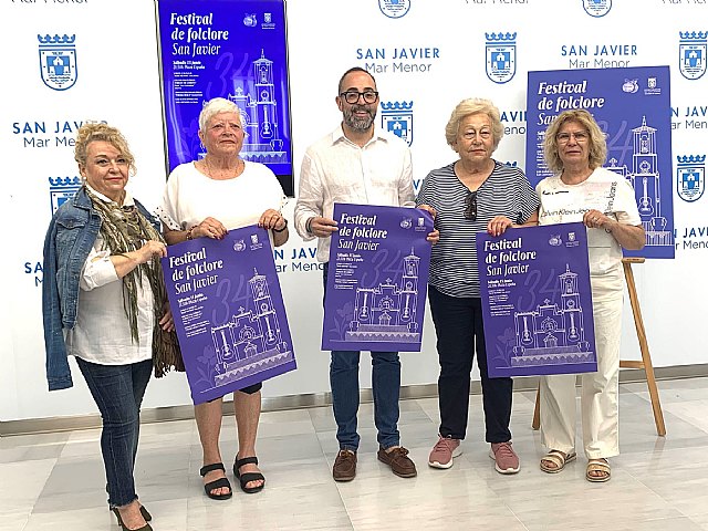 El XXXIV Festival Internacional de Folclore adelanta el verano y la temporada de festivales en San Javier