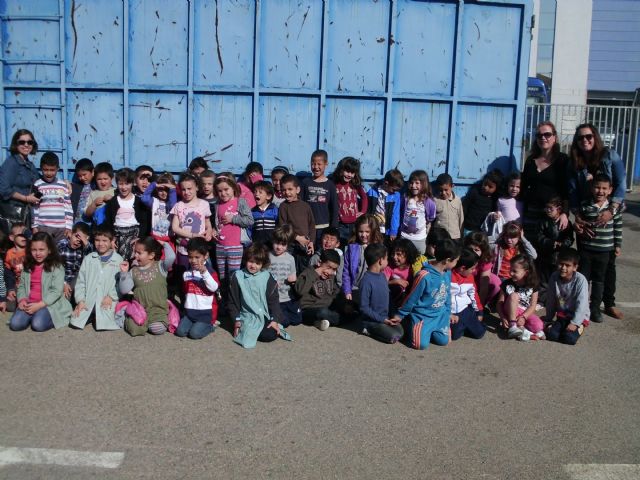 Alumnos de 3° de Infantil del colegio 'Joaquín Carrión' visitaron el ecoparque municipal