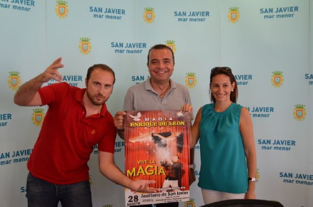 El mago Enrique de León estrenará su nuevo espectáculo de Grandes Ilusiones 'Vive la magia' en el auditorio de San Javier el 28 de agosto