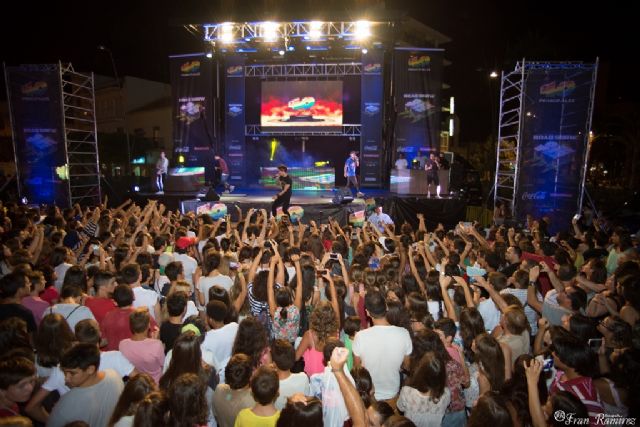 Miles de jóvenes disfrutaron del concierto de los 40 Principales en Santiago de la Ribera