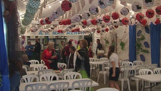 El alcalde inauguró la Feria de Abril de Santiago de la Ribera que permanecerá abierta hasta el domingo 3 de mayo