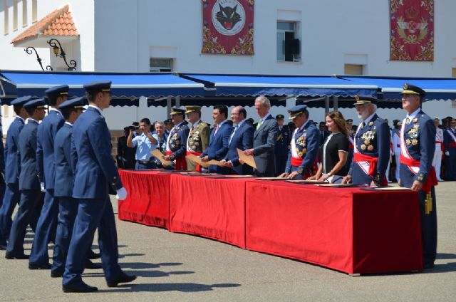 La Academia General del Aire celebró su entrega de reales despachos a los nuevos oficiales del Ejército del Aire en un acto presidido por los Reyes