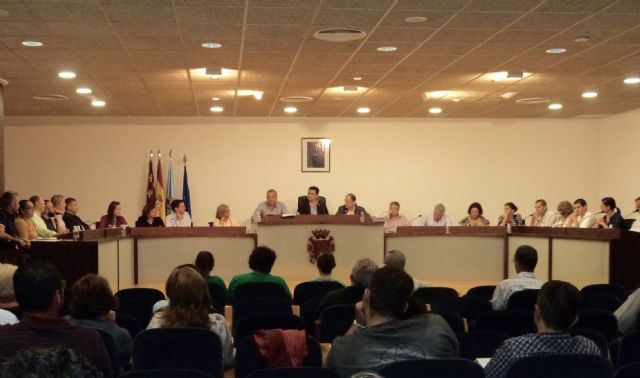 San Javier se declara 'municipio libre de desahucios'