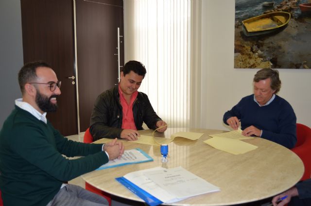 El Grupo de Teatro San Javier recibirá una ayuda de 3.000 euros tras renovar un convenio de colaboración con el Ayuntamiento