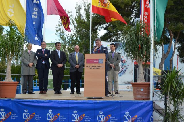 El secretario de Estado para el Deporte, Miguel Cardenal apadrina las fiestas de la Facultad de Ciencias de Deporte en el polideportivo de San Javier