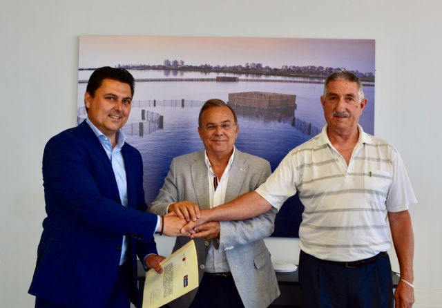La Comunidad apoya a los taxistas de San Javier con 180.000 euros para contribuir al turismo del municipio, el Mar Menor y La Manga
