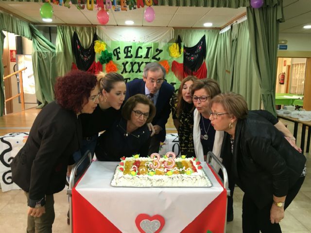 El Centro de Personas Mayores de San Javier celebra su 33 cumpleaños