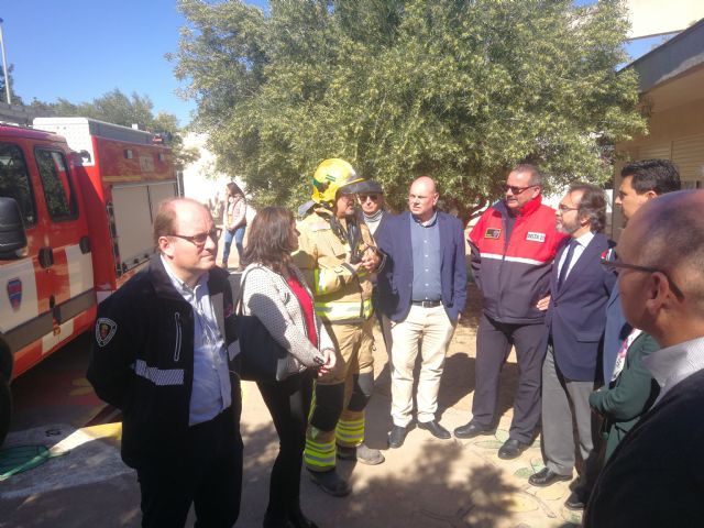 Servicios de emergencia de la Comunidad realizan un simulacro de incendio en un centro de educación especial de San Javier