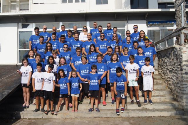 La concejala de Deportes Estíbaliz Masegosa felicitó a los deportistas del UCAM Escuela de Piragüismo Mar Menor, de San Javier