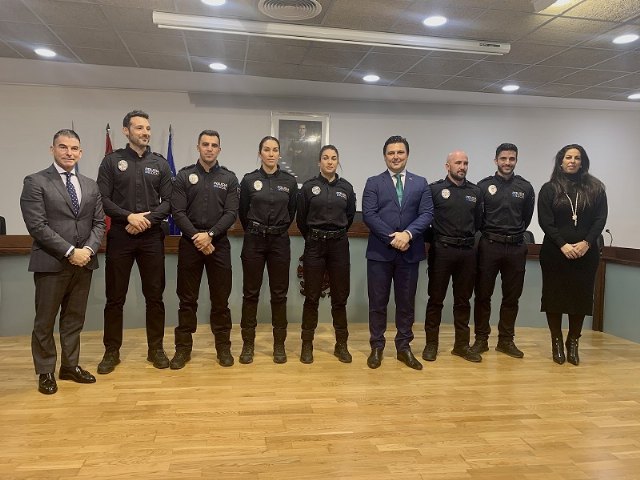 Seis nuevos agentes se incorporan como funcionarios de carrera a la plantilla de Policía Local de San Javier