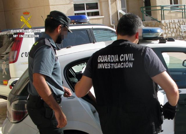 La Guardia Civil desmantela un grupo delictivo dedicado a robar en viviendas de San Javier