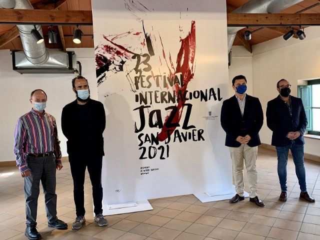 El diseñador Jorge Martínez recurre a la obra del pintor Luis Feito para reflejar la música jazz en su cartel para el 23 Festival Internacional de Jazz de San Javier