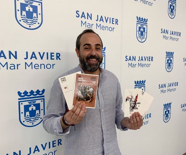 Los carteles de los festivales de verano de San Javier  viajarán en forma de tarjetas postales