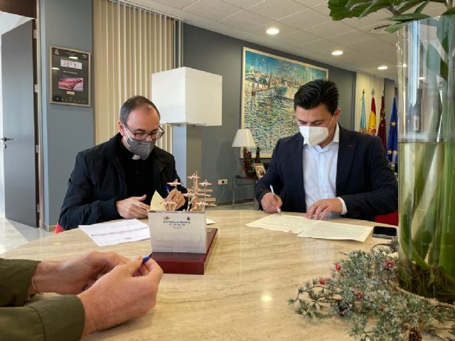 El ayuntamiento firma un convenio para ayudar a la conservación de la Iglesia de Pozo Aledo