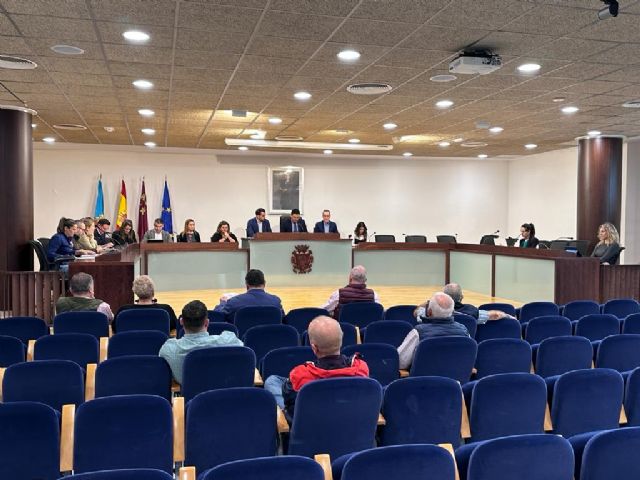 El Pleno aprueba una moción en defensa de la igualdad de los españoles y de respeto al Estado de Derecho y la Democracia