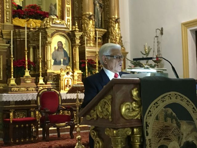 El maestro belenista Jesús Griñán pregonó anoche la Navidad en San Javier