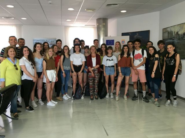 Recepción de estudiantes franceses de intercambio en el municipio