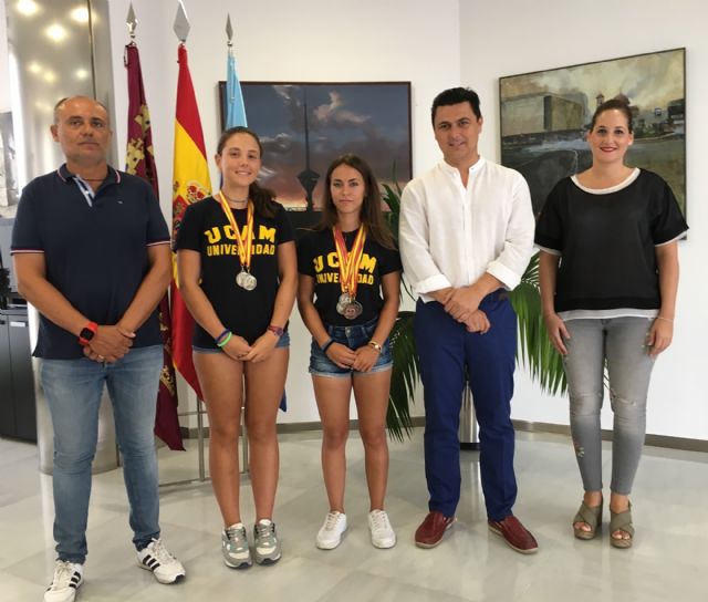 Nerea Ferrer y Ana Belén Martínez, de la Escuela de Piragüismo de Santiago de la Ribera se proclaman campeonas de España en C-2, en Pontevedra