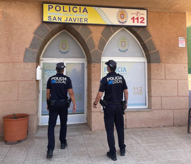 Agentes de Policía Local de San Javier detienen en La Manga a un hombre con orden de búsqueda y numerosos antecedentes peanles