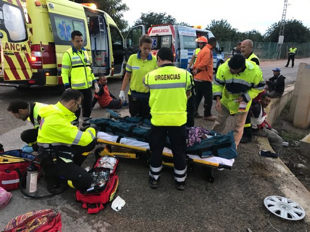 Protección Civil de San Javier atiende a 13 heridos en un accidente de tráfico ocurrido a primera hora de la mañana entre Pozo Aledo y El Mirador