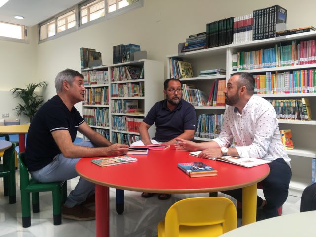 Lecturas chiringuiteras y mucho más para un verano de libros en San Javier