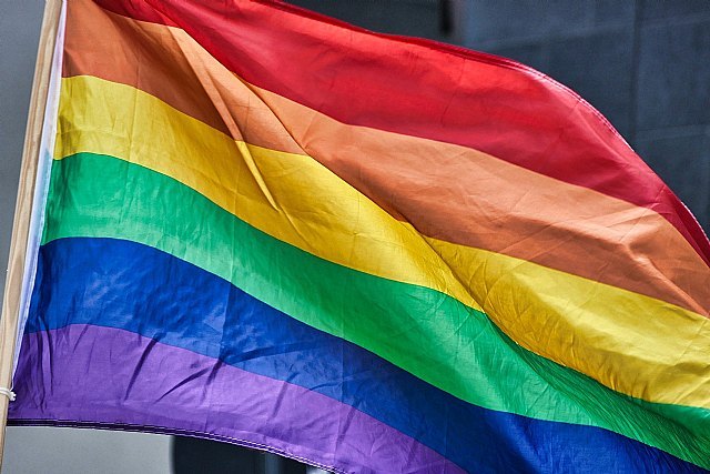 El PSRM afirma que el rechazo a la bandera LGTBI supone un desprecio a la igualdad entre todos los seres humanos