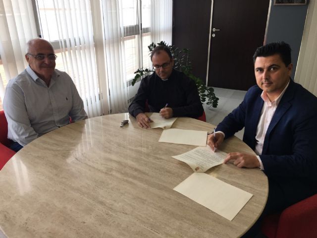 El Ayuntamiento renueva convenios de colaboración con Cáritas San Javier y la Asociación Parkinson Mar Menor