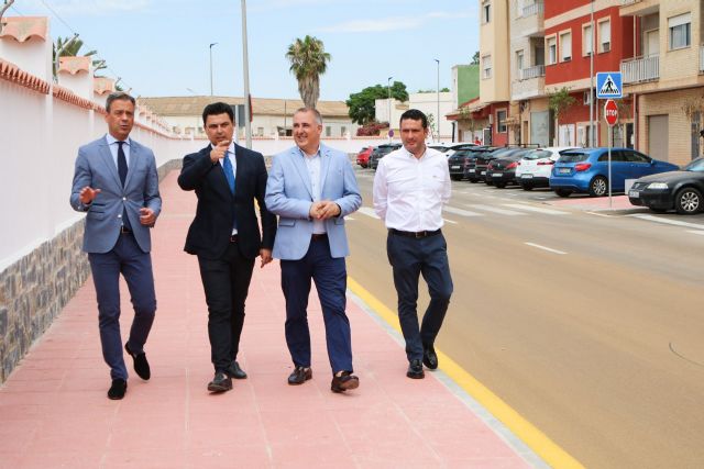 La remodelación de la calle Maestre de San Javier refuerza la seguridad de peatones y vehículos