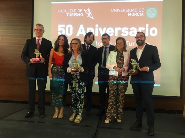 El 50 Festival Internacional de Teatro, Música y Danza de San Javier recibe el premio “Palomas del Turismo 2019”