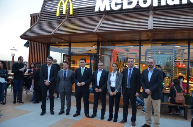 El alcalde destacó la creación de 48 puestos de trabajo en la inauguración del segundo restaurante de McDonalds en San Javier