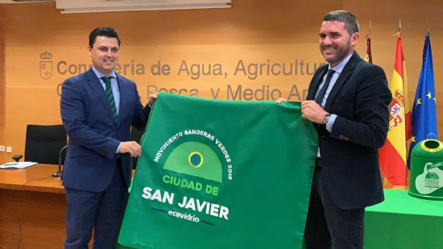 San Javier recoge el galardón “Bandera Verde” como vencedor de la campaña “Movimientos Banderas Verdes” de Ecovidrio