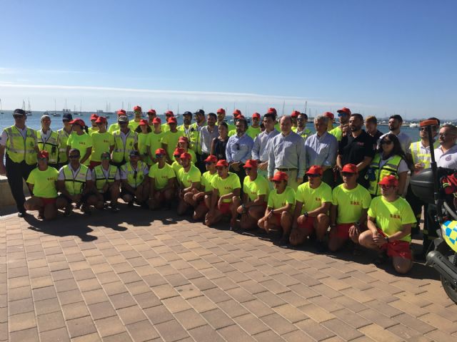 San Javier cuenta con 45 socorristas y 5 coordinadores para vigilar  las playas de Santiago de la Ribera y La Manga durante el verano